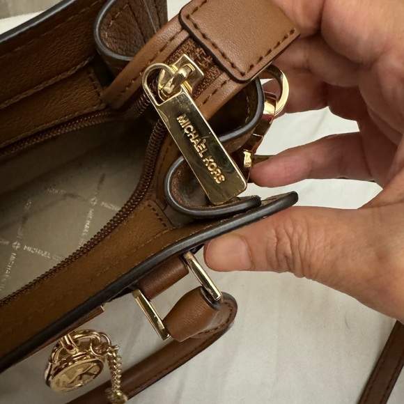 Cross body bag - Picture 1 of 5